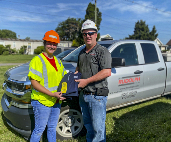 Intern shaking hands with supervisor